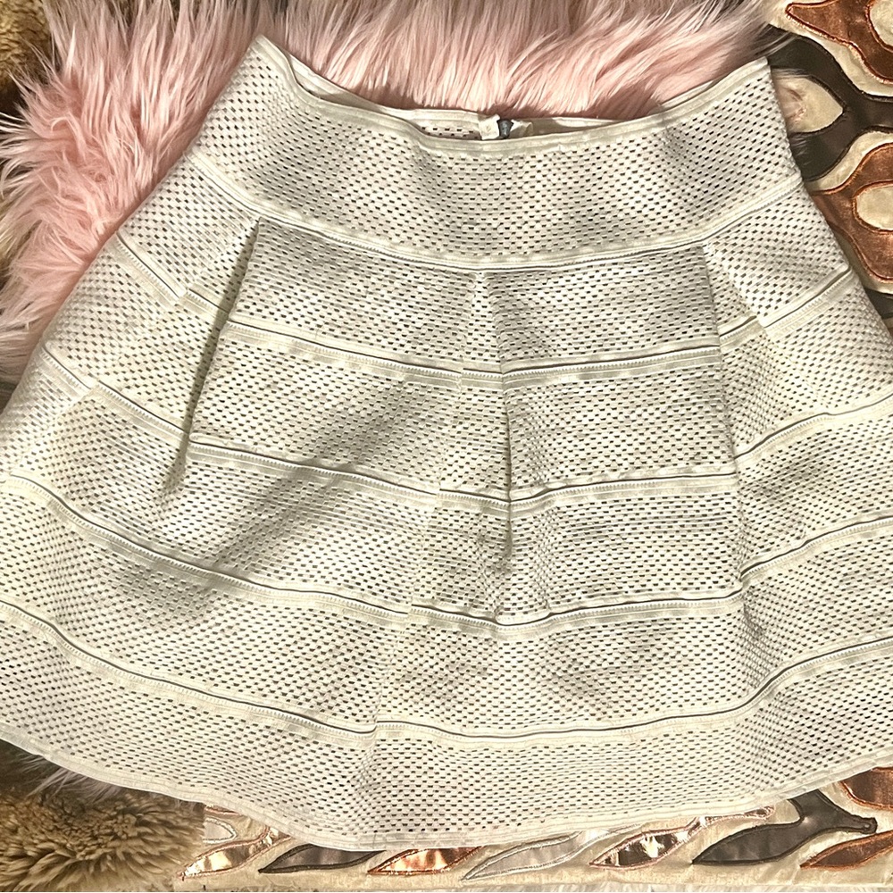 Umgee Ivory Scuba Perforated Skirt! Sz L! Garden-Party Chic!